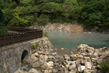 走過地熱谷,令汗水冒得更快。